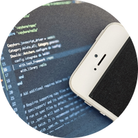 大手アプリ開発企業の作業風景（実績紹介用）