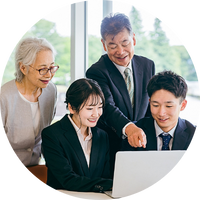 採用難の中小企業の社員たち（実績紹介用）